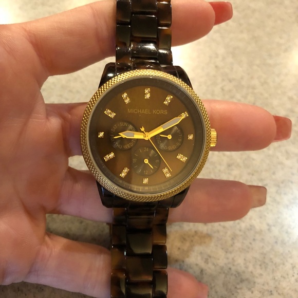 Michael Kors tortoise shell watch - Picture 3 of 4